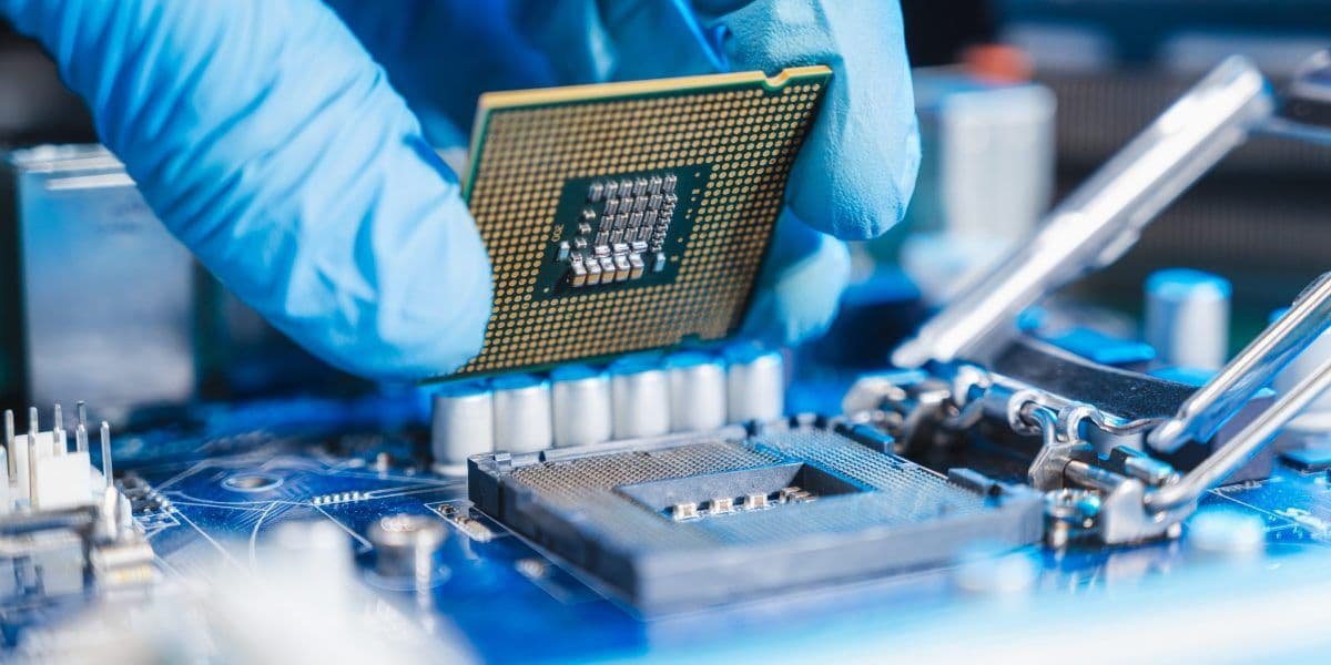 Early-career talent is flocking to the semiconductor industry as jobs in Big Tech dry up